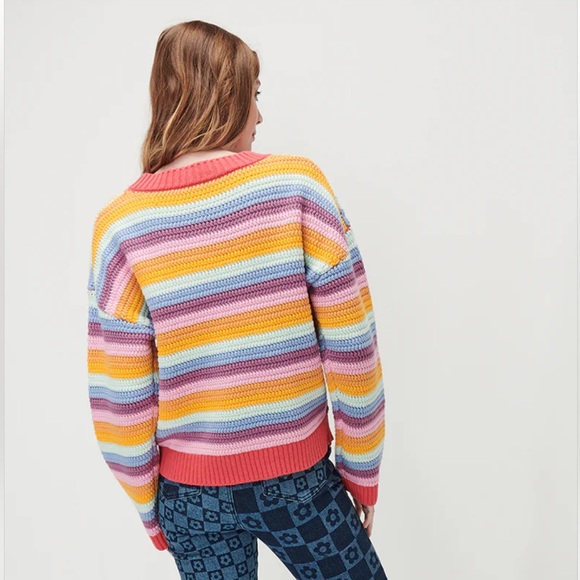 Crochet heart knit sweater!! 💘💘💘 - Picture 7 of 10